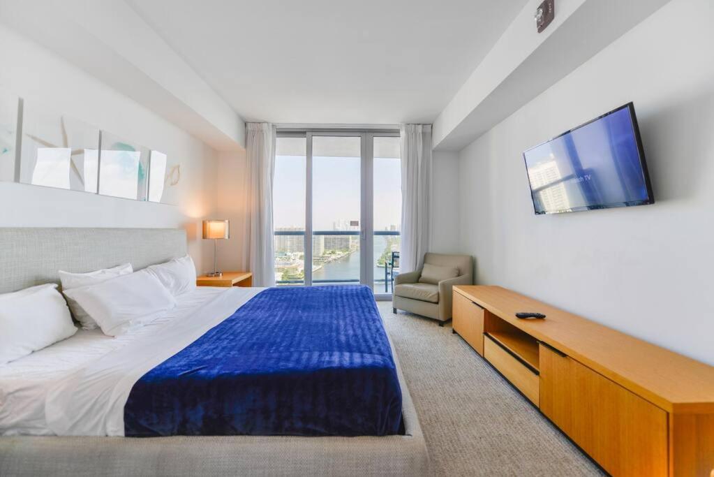 Awesome 2Br Condo Beachwalk Resort Hallandale Beach Exterior photo