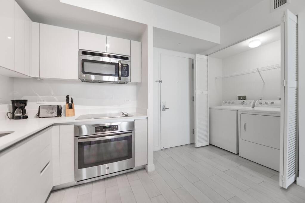 Awesome 2Br Condo Beachwalk Resort Hallandale Beach Exterior photo